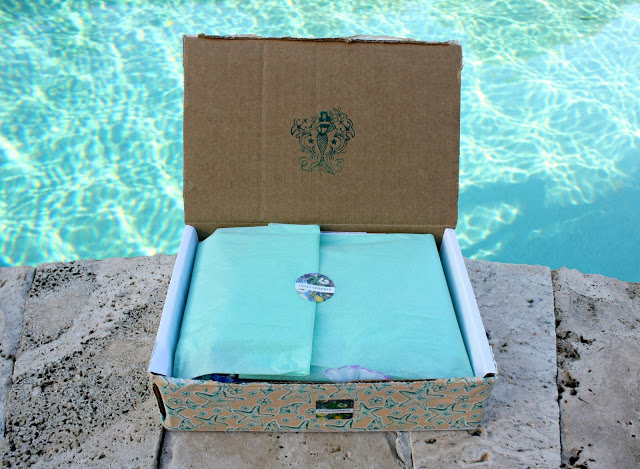 Comet Comforts Mermaid Beauty Box Review & Giveaway open box